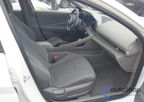 2024 Hyundai Elantra Sel z USA, uszkodzony, nr VIN KMHLM4DG2RU648103